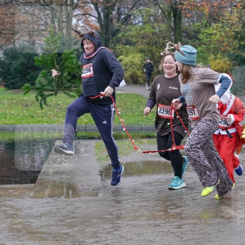 07.12.2025 - St. Pauli X-Mass-Run No. 15 Michael Burmester http://msf.ph/oto/9401642 07.12.2025 10:27:31 Laufen 2296, 2290, 1297, 29, 3391, 1177 meine-sportfotos.de
