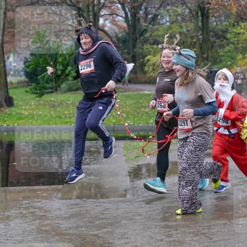 07.12.2025 - St. Pauli X-Mass-Run No. 15 Michael Burmester http://msf.ph/oto/9401644 07.12.2025 10:27:32 Laufen 2296, 1293, 2297, 2298 meine-sportfotos.de