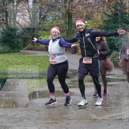 07.12.2025 - St. Pauli X-Mass-Run No. 15 Michael Burmester http://msf.ph/oto/9401663 07.12.2025 10:27:37 Laufen 3391, 3437, 2607 meine-sportfotos.de