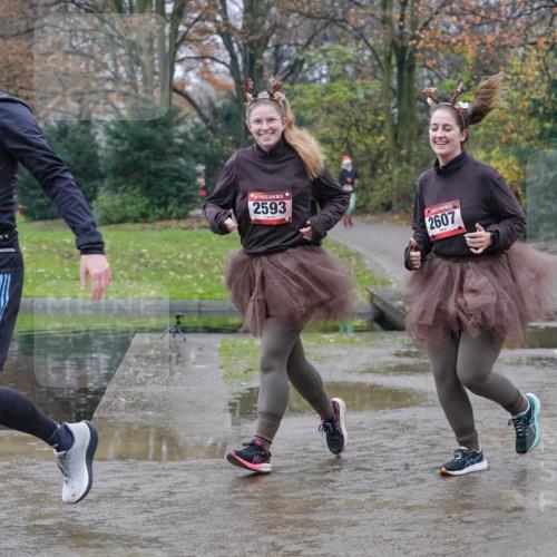 07.12.2025 - St. Pauli X-Mass-Run No. 15 Michael Burmester http://msf.ph/oto/9401669 07.12.2025 10:27:38 Laufen 3437, 2593, 2607 meine-sportfotos.de
