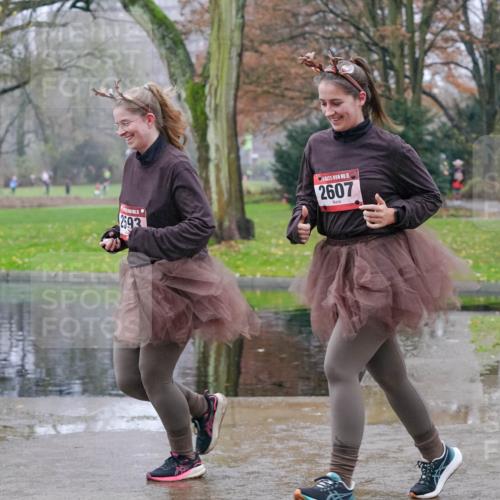 07.12.2025 - St. Pauli X-Mass-Run No. 15 Michael Burmester http://msf.ph/oto/9401672 07.12.2025 10:27:39 Laufen 5, 2593, 15, 2607 meine-sportfotos.de