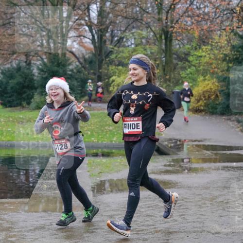 07.12.2025 - St. Pauli X-Mass-Run No. 15 Michael Burmester http://msf.ph/oto/9401684 07.12.2025 10:27:42 Laufen 128, 15 meine-sportfotos.de