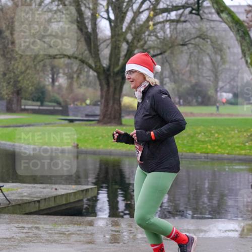 07.12.2025 - St. Pauli X-Mass-Run No. 15 Michael Burmester http://msf.ph/oto/9401696 07.12.2025 10:27:54 Laufen  meine-sportfotos.de