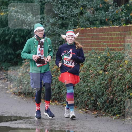 07.12.2025 - St. Pauli X-Mass-Run No. 15 Michael Burmester http://msf.ph/oto/9401701 07.12.2025 10:27:59 Laufen 5, 2252 meine-sportfotos.de