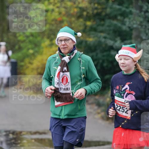 07.12.2025 - St. Pauli X-Mass-Run No. 15 Michael Burmester http://msf.ph/oto/9401709 07.12.2025 10:28:03 Laufen 22, 2252 meine-sportfotos.de
