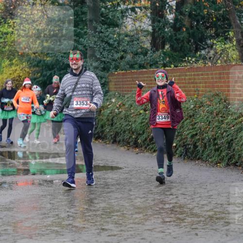07.12.2025 - St. Pauli X-Mass-Run No. 15 Michael Burmester http://msf.ph/oto/9401763 07.12.2025 10:28:27 Laufen 2727, 2664, 3353, 3349 meine-sportfotos.de