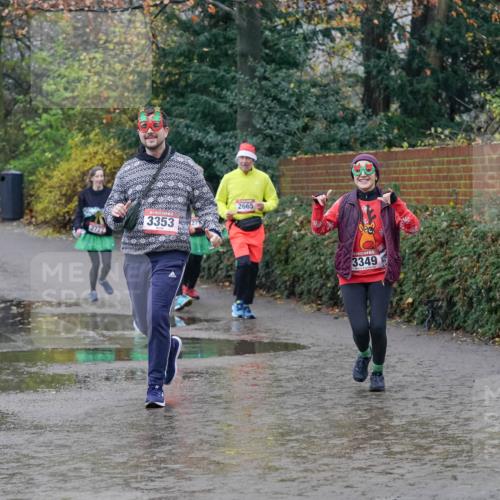 07.12.2025 - St. Pauli X-Mass-Run No. 15 Michael Burmester http://msf.ph/oto/9401765 07.12.2025 10:28:28 Laufen 3353, 2665, 3349 meine-sportfotos.de