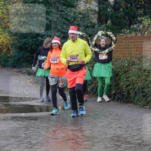 07.12.2025 - St. Pauli X-Mass-Run No. 15 Michael Burmester http://msf.ph/oto/9401774 07.12.2025 10:28:31 Laufen 27, 2664, 2665, 27 meine-sportfotos.de