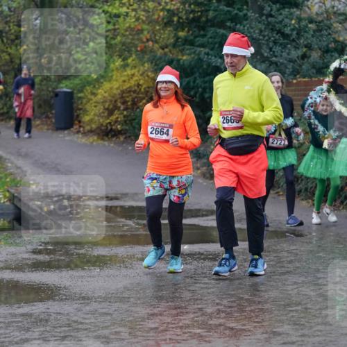 07.12.2025 - St. Pauli X-Mass-Run No. 15 Michael Burmester http://msf.ph/oto/9401779 07.12.2025 10:28:32 Laufen 2664, 2665, 2727, 27, 5, 2721 meine-sportfotos.de