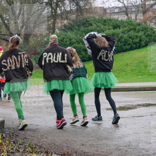 07.12.2025 - St. Pauli X-Mass-Run No. 15 Michael Burmester http://msf.ph/oto/9401806 07.12.2025 10:28:45 Laufen  meine-sportfotos.de