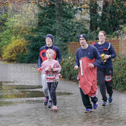 07.12.2025 - St. Pauli X-Mass-Run No. 15 Michael Burmester http://msf.ph/oto/9401812 07.12.2025 10:28:49 Laufen 15, 1459, 1456 meine-sportfotos.de