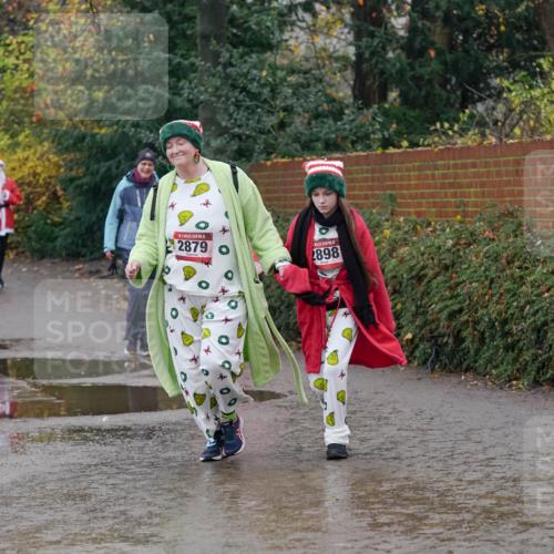 07.12.2025 - St. Pauli X-Mass-Run No. 15 Michael Burmester http://msf.ph/oto/9401859 07.12.2025 10:29:26 Laufen 15, 2879, 2898 meine-sportfotos.de