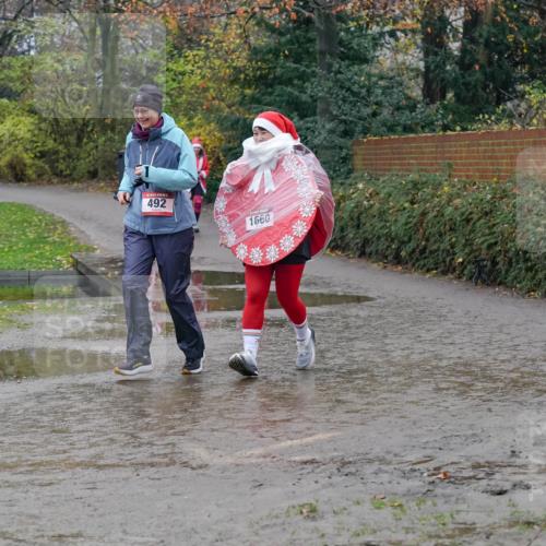 07.12.2025 - St. Pauli X-Mass-Run No. 15 Michael Burmester http://msf.ph/oto/9401872 07.12.2025 10:29:31 Laufen 492, 1660 meine-sportfotos.de