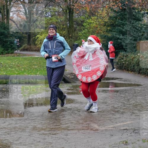 07.12.2025 - St. Pauli X-Mass-Run No. 15 Michael Burmester http://msf.ph/oto/9401874 07.12.2025 10:29:32 Laufen 49, 1660 meine-sportfotos.de