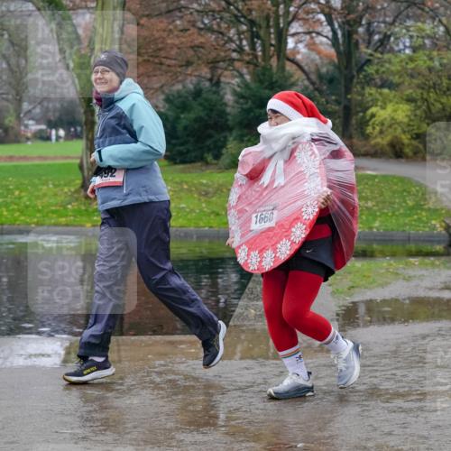 07.12.2025 - St. Pauli X-Mass-Run No. 15 Michael Burmester http://msf.ph/oto/9401879 07.12.2025 10:29:33 Laufen 492, 1660 meine-sportfotos.de