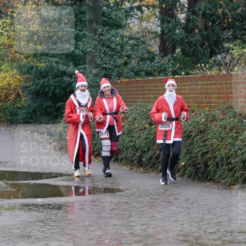 07.12.2025 - St. Pauli X-Mass-Run No. 15 Michael Burmester http://msf.ph/oto/9401883 07.12.2025 10:29:37 Laufen 2519, 2573, 2520 meine-sportfotos.de