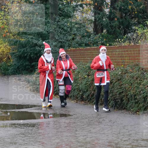 07.12.2025 - St. Pauli X-Mass-Run No. 15 Michael Burmester http://msf.ph/oto/9401884 07.12.2025 10:29:37 Laufen 2573, 2520 meine-sportfotos.de