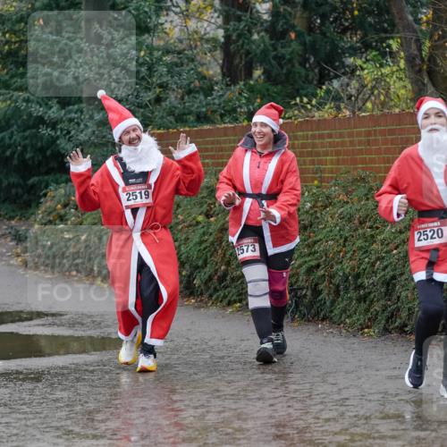 07.12.2025 - St. Pauli X-Mass-Run No. 15 Michael Burmester http://msf.ph/oto/9401890 07.12.2025 10:29:41 Laufen 2519, 2573, 2520 meine-sportfotos.de