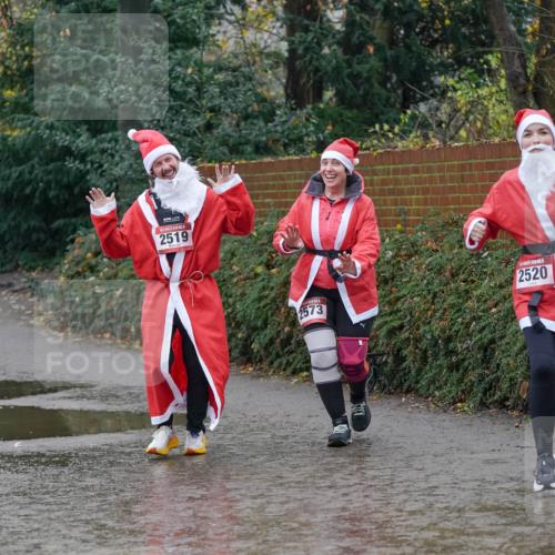 07.12.2025 - St. Pauli X-Mass-Run No. 15 Michael Burmester http://msf.ph/oto/9401891 07.12.2025 10:29:41 Laufen 2519, 2520, 2573 meine-sportfotos.de