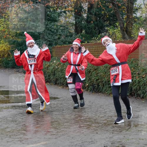 07.12.2025 - St. Pauli X-Mass-Run No. 15 Michael Burmester http://msf.ph/oto/9401894 07.12.2025 10:29:42 Laufen 2519, 573, 2520 meine-sportfotos.de