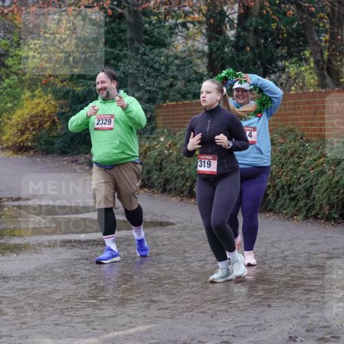 07.12.2025 - St. Pauli X-Mass-Run No. 15 Michael Burmester http://msf.ph/oto/9401919 07.12.2025 10:30:03 Laufen 2329, 319, 4 meine-sportfotos.de