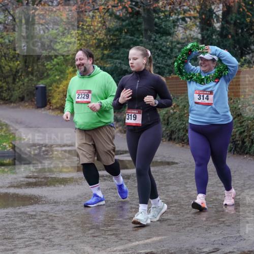 07.12.2025 - St. Pauli X-Mass-Run No. 15 Michael Burmester http://msf.ph/oto/9401923 07.12.2025 10:30:04 Laufen 2329, 15, 319, 314 meine-sportfotos.de