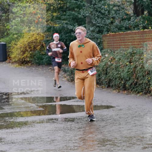 07.12.2025 - St. Pauli X-Mass-Run No. 15 Michael Burmester http://msf.ph/oto/9401994 07.12.2025 10:38:35 Laufen 656, 901 meine-sportfotos.de