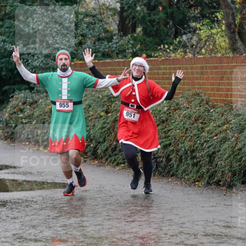 07.12.2025 - St. Pauli X-Mass-Run No. 15 Michael Burmester http://msf.ph/oto/9402019 07.12.2025 10:39:17 Laufen 955, 951 meine-sportfotos.de