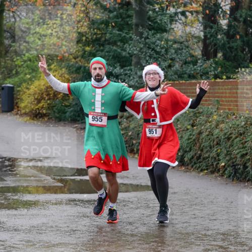 07.12.2025 - St. Pauli X-Mass-Run No. 15 Michael Burmester http://msf.ph/oto/9402023 07.12.2025 10:39:18 Laufen 5, 15, 955, 951 meine-sportfotos.de