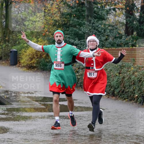 07.12.2025 - St. Pauli X-Mass-Run No. 15 Michael Burmester http://msf.ph/oto/9402024 07.12.2025 10:39:18 Laufen 955, 951 meine-sportfotos.de