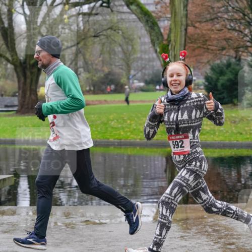 07.12.2025 - St. Pauli X-Mass-Run No. 15 Michael Burmester http://msf.ph/oto/9402034 07.12.2025 10:39:42 Laufen 15, 692 meine-sportfotos.de