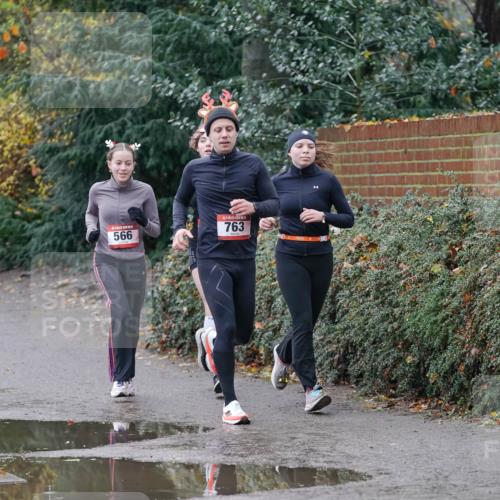 07.12.2025 - St. Pauli X-Mass-Run No. 15 Michael Burmester http://msf.ph/oto/9402043 07.12.2025 10:40:07 Laufen 566, 763 meine-sportfotos.de