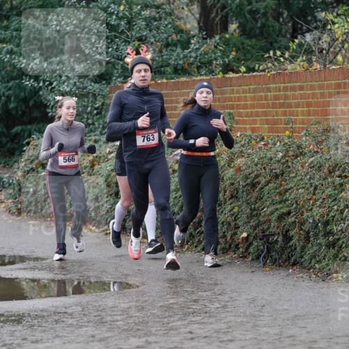 07.12.2025 - St. Pauli X-Mass-Run No. 15 Michael Burmester http://msf.ph/oto/9402045 07.12.2025 10:40:08 Laufen 566, 763 meine-sportfotos.de