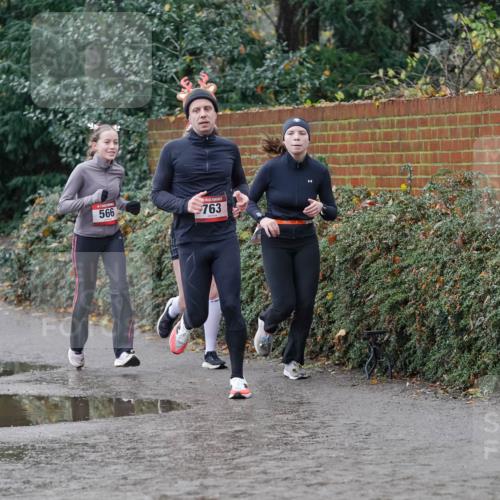 07.12.2025 - St. Pauli X-Mass-Run No. 15 Michael Burmester http://msf.ph/oto/9402046 07.12.2025 10:40:08 Laufen 566, 763 meine-sportfotos.de