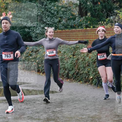 07.12.2025 - St. Pauli X-Mass-Run No. 15 Michael Burmester http://msf.ph/oto/9402049 07.12.2025 10:40:10 Laufen 763, 2, 15, 566, 234 meine-sportfotos.de