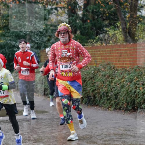 07.12.2025 - St. Pauli X-Mass-Run No. 15 Michael Burmester http://msf.ph/oto/9402098 07.12.2025 10:40:30 Laufen 15, 417, 1213, 15, 1393 meine-sportfotos.de