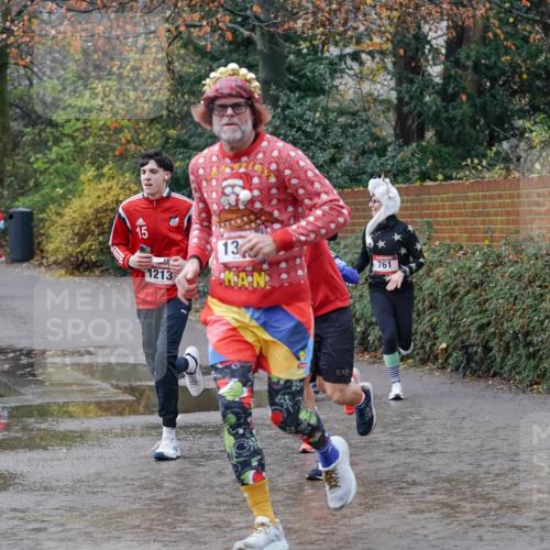 07.12.2025 - St. Pauli X-Mass-Run No. 15 Michael Burmester http://msf.ph/oto/9402100 07.12.2025 10:40:31 Laufen 7, 15, 1213, 13, 761 meine-sportfotos.de