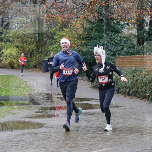 07.12.2025 - St. Pauli X-Mass-Run No. 15 Michael Burmester http://msf.ph/oto/9402105 07.12.2025 10:40:33 Laufen 773, 761 meine-sportfotos.de