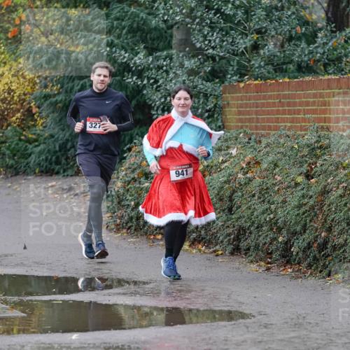 07.12.2025 - St. Pauli X-Mass-Run No. 15 Michael Burmester http://msf.ph/oto/9402111 07.12.2025 10:40:35 Laufen 75, 327, 941 meine-sportfotos.de