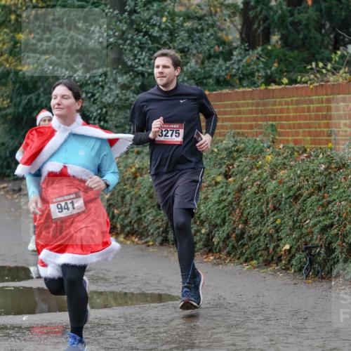 07.12.2025 - St. Pauli X-Mass-Run No. 15 Michael Burmester http://msf.ph/oto/9402115 07.12.2025 10:40:38 Laufen 941, 15, 3275 meine-sportfotos.de