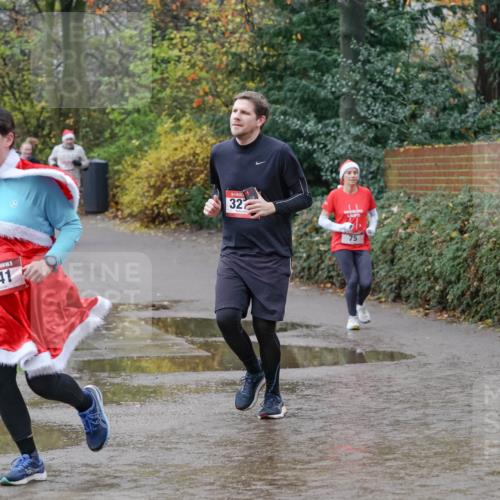 07.12.2025 - St. Pauli X-Mass-Run No. 15 Michael Burmester http://msf.ph/oto/9402118 07.12.2025 10:40:39 Laufen 941, 32, 75 meine-sportfotos.de
