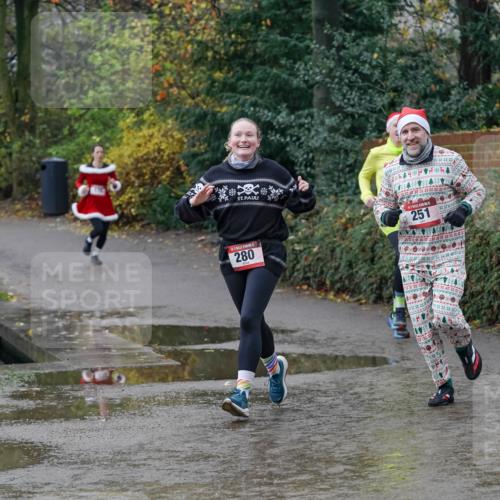 07.12.2025 - St. Pauli X-Mass-Run No. 15 Michael Burmester http://msf.ph/oto/9402131 07.12.2025 10:40:47 Laufen 5, 280, 5, 251 meine-sportfotos.de