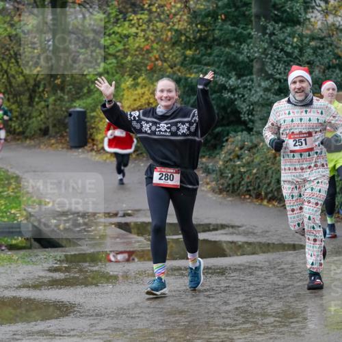 07.12.2025 - St. Pauli X-Mass-Run No. 15 Michael Burmester http://msf.ph/oto/9402134 07.12.2025 10:40:47 Laufen 251, 15, 280 meine-sportfotos.de
