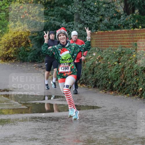 07.12.2025 - St. Pauli X-Mass-Run No. 15 Michael Burmester http://msf.ph/oto/9402159 07.12.2025 10:40:55 Laufen 1390 meine-sportfotos.de