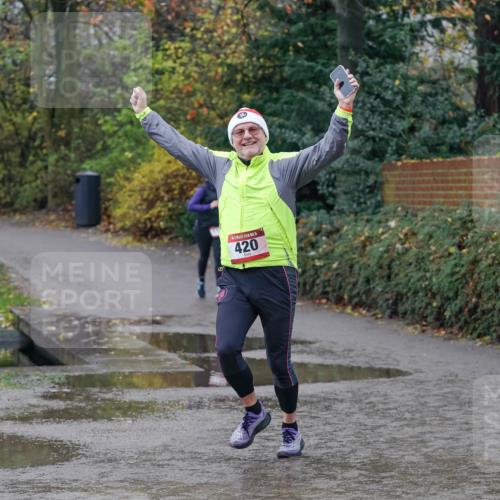 07.12.2025 - St. Pauli X-Mass-Run No. 15 Michael Burmester http://msf.ph/oto/9402177 07.12.2025 10:41:10 Laufen 420 meine-sportfotos.de