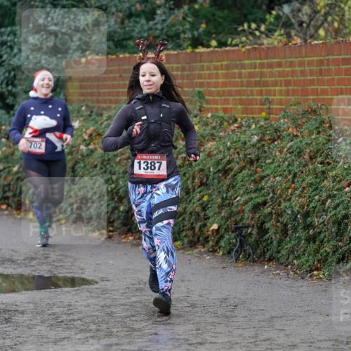 07.12.2025 - St. Pauli X-Mass-Run No. 15 Michael Burmester http://msf.ph/oto/9402194 07.12.2025 10:41:21 Laufen 702, 15, 1387 meine-sportfotos.de