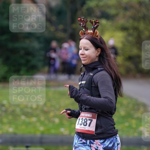 07.12.2025 - St. Pauli X-Mass-Run No. 15 Michael Burmester http://msf.ph/oto/9402202 07.12.2025 10:41:23 Laufen 15, 1387 meine-sportfotos.de