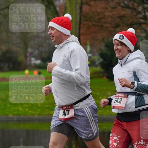 07.12.2025 - St. Pauli X-Mass-Run No. 15 Michael Burmester http://msf.ph/oto/9402218 07.12.2025 10:41:31 Laufen 15, 47, 15, 242 meine-sportfotos.de