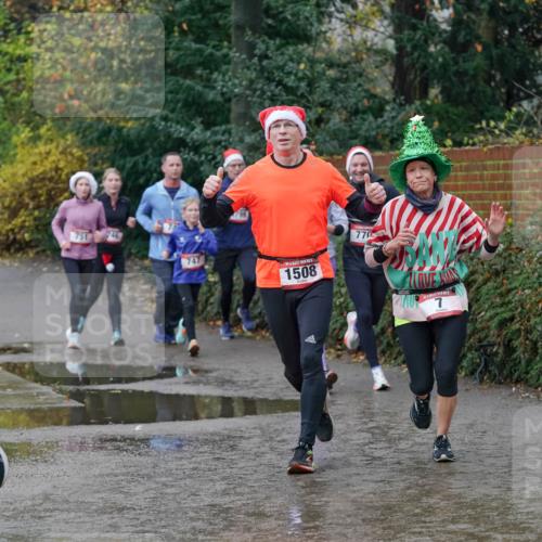 07.12.2025 - St. Pauli X-Mass-Run No. 15 Michael Burmester http://msf.ph/oto/9402227 07.12.2025 10:41:36 Laufen 4, 751, 747, 1508, 770, 7 meine-sportfotos.de