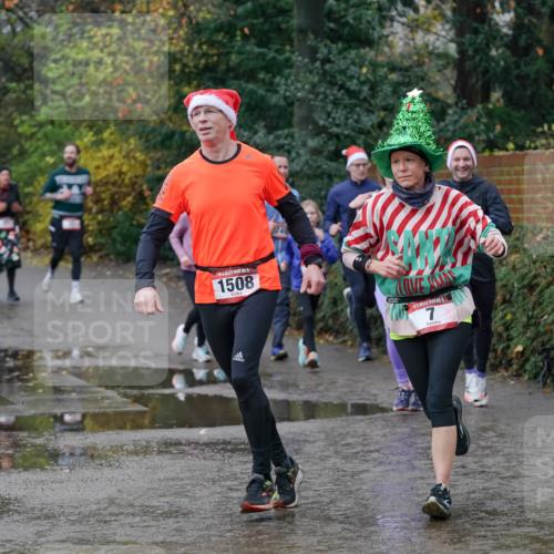07.12.2025 - St. Pauli X-Mass-Run No. 15 Michael Burmester http://msf.ph/oto/9402230 07.12.2025 10:41:36 Laufen 1508, 25, 7 meine-sportfotos.de
